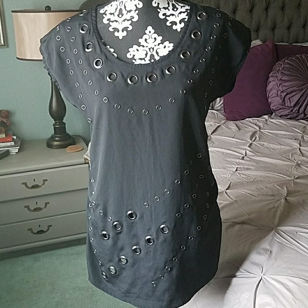 Ellison grommet top size small